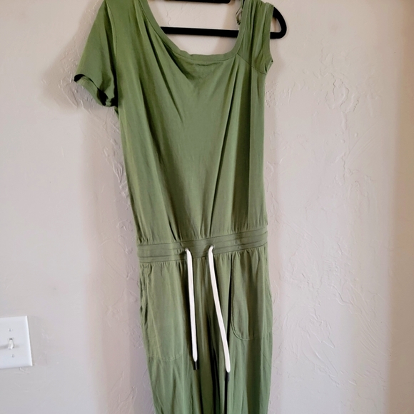 n: philanthropy green small jumpsuit - too small for me unfortuately - Picture 2 of 5